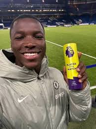 Whenever I see DEFENSIVE MIDFIELDERS like SCOTT McTOMINAY, MCALLISTER,  DECLAN RICE and RODRI Scoring GOALS and providing assist, I always ask  myself if that's the same DEFENSIVE MIDFIELD MOISE CAICEDO plays ❌