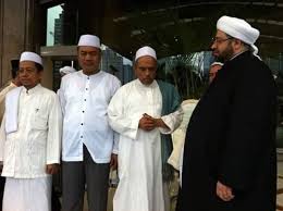 Kajian islam ahlussunnah dan shalawat habib syech bin abdul qodir assegaf. Siapa Habib Umar Assegaf