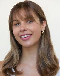 Alana Kerns's Instagram, Twitter & Facebook