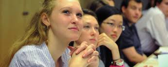 Zwischen Hörsaal und Trainingsplatz: Studium und Leistungssport