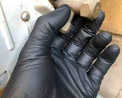 We understand that not everyone needs a specific pair of gloves when working on their car. China 6mil Black Nitrile Gloves For Mechanics And Industrial High Quality Glove China Textured And Textured Fingertips Price