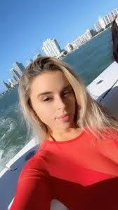 Jessica Fernandez's Instagram, Twitter & Facebook