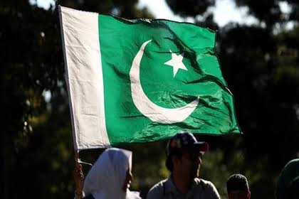 Pakistan đóng cửa không phận, đình chỉ thương mại với Ấn Độ