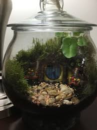 My Hobbit Hole Terrarium Used Sculpey To Form The Hobbit Home Made Flowers From Floral Wire And Sculpey Plants Are Jus Terrarium Mini Terrarium Hobbit House