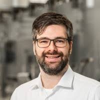 100+ perfiles de «Nierhoff»