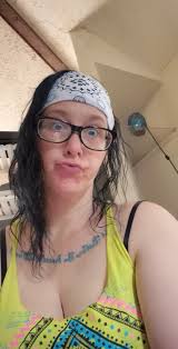 Hi all! I just wanted to introduce myself and share a few photos of meeee  😍😍😍 I hope you ladies are having an amazing morning. Have a safe and  blessed Friday 🙌