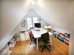 Det er kanskje 2,20 på midten (takbjelken i midten) og går skrått. Bygg Nedover Kanskje Det Er En Losning For Befolkningsveksten I Byene Bonansa