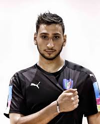 Ie «top tat italy star gianluigi donnarumma gets amazing euro 2020 trophy tattoo on arm» thesun.ie english world news data 170 countries. Donnarumma Orecchini E Tatuaggi No Mio Padre Non Vuole Il Rapporto Con Buffon Alfredo Pedulla
