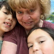 I know I'm late but HAPPY NEW YEAR 🥳 I was going to quit all my bad habits  for the new year, then I remembered that nobody likes a quitter 😂 What's