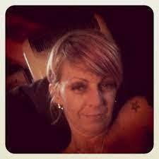 Kelly Lauterbach's Instagram, Twitter & Facebook