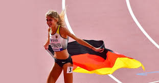 Konstanze klosterhalfen (tsv bayer 04 leverkusen / nike) hat beim 113th nyrr millrose games meeting in new york am. Laufwunder Konstanze Klosterhalfen Stiftet Trikot Und Schuhe