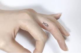 10 tato keren yang melabui matamu seruni id. Taeyeon Ternyata Punya Tujuh Tato Imut Di Tubuhnya Matamata Com