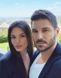 Get in touch with almeda abazi (@almedabaziofficial) — 556 answers, 1206 likes. Almeda Abazi Den Son Dakika Sert Aciklama Kapansa Da Kurtulsak Magazin Magazin Haberleri