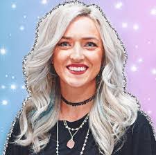 Lisa Shafto's Instagram, Twitter & Facebook