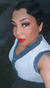 Heyyy family my name is Braylie Jade ,to the right is my sister Triniti  Robertson and to the left is my mother Ethel Mae Robertson ,I am the  granddaughter of Shelia Tolivar