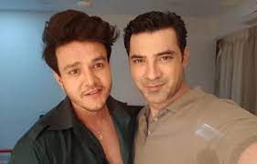 Yes anirudh belongs to a brahmin family. Bhanujeet Sudan Singh Gets Candid About Friendship With Aniruddh Dave