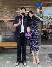 Nhóm bạn thân lâu năm gồm son ye jin, lee min jung, gong hyo jin, lee jung hyun, song yoon ah và uhm ji won được coi là những minh tinh quyền lực nhất showbiz hàn. Rumors Of A Slap In The Face From Jennie Being High On Drugs At Burning Sun And The Marriage Of His Wife Jang Dong Gun Cleared Up