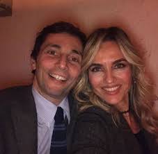 Murgia uczęszczała na studia techniczne do instytutu lorenzo mossa oristano, a następnie dołączyła do instytutu religioznawstwa. Laura Chimenti Eta Altezza Peso Marito Figli
