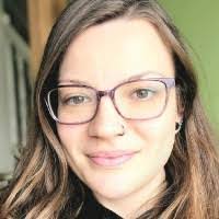 Eloise Hilliard's Instagram, Twitter & Facebook