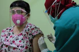 Nah pada kesempatan kali ini kodebpjs.com akan menyampaikan sebuah informasi mengenai jadwal dokter di rumah sakit hermina grand wisata. Hari Pertama 9 Nakes Disuntik Vaksin Covid 19 Di Rs Hermina Solo
