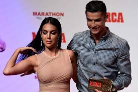 In the previous year cristiano ronaldo and his recent girlfriend, georgina rodriguez looked astonishing when they were in the red carpet for mtv ema awards, but the picture did not go rosy for the superstar, where his former girlfriend rita perriera met ronaldo and gave him a big hug in front of georgina which made georgina very angry. Dipeluk Mantan Pacar Calon Istri Ronaldo Marah Vivagoal Com