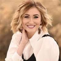 Deanna Sproul's Instagram, Twitter & Facebook