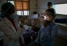 Hugo arias, enfermero hospital doctor augusto esmann. India El Misterioso Hongo Negro Que Afecta A Miles De Convalecientes De Covid