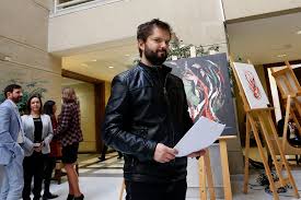 Gabriel boric irrumpió en el escenario político chileno en 2011. Boric Respondio A Joven Udi Que Critico Protesta De Estudiantes Por Sobrecarga Asegurando Que El Se Levanta A Las 04 30