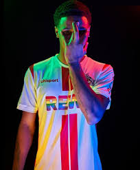 Fc köln ist da und vor dem start in die bundesliga hat der #effzeh fans in köln mit dem trikot überrascht. 1 Fc Koln 2020 21 Diversity Kit