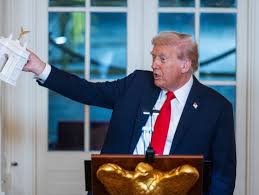 Donald Trump: Arbeiten an 76 Meter hohem Triumphbogen starten in Washington — Spiegel