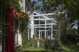 Paillis, engrais, désherbants, insecticides ou fongicides… Comment Prendre Soin Des Plantes D Interieur En Juillet Conseil Jardin