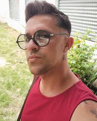 Sácala un momentico 😅😂😂😂 . . . . . . #video #viral #reels #instagood  #viralvideos #viralreels #instagram #fyp #fypシ#fypage #influencer #llamadas  #insta #cubanosporelmundo #instalike #viralpost #comicon #humor