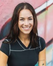 Jennifer Eid's Instagram, Twitter & Facebook