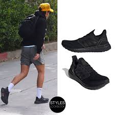 Your sexual fantasies about harry styles are put in writing in this collection of dirty imagines. Harry Styles Lookbook Styleslookbook Out In London Harry Was