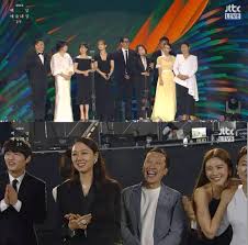 배우 김소연이 '백상예술대상'에서 최우수연기상을 수상했다. 2020 ë°±ìƒì˜ˆìˆ ëŒ€ìƒ ê¸°ìƒì¶© ë´‰ì¤€í˜¸ ë™ë°±ê½ƒ í•„ë¬´ë µ ëŒ€ìƒ ì¢…í•© ìŠ¤íƒ€íˆ¬ë°ì´