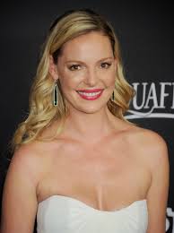 Check out pay or wait's interview with #katherineheigl and #sarahchalke on their role in the new #netflix series #fireflylane. Firefly Lane Star Katherine Heigl Looks Unrecognizable With New Hair In Netflix Show After Long Break From Spotlight