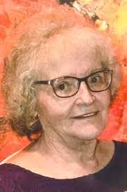 Sandra Estes's Instagram, Twitter & Facebook