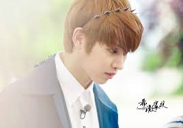 Kyra Lim (@YouWayar)