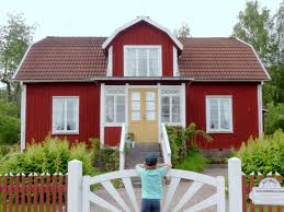 To offer you a more personalised experience, we (and the third parties we work with) collect info on how and when you use skyscanner. Auf Den Spuren Von Michel Aus Lonneberga In Astrid Lindgrens Welt Unterwegs Mit Kind