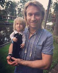 Check spelling or type a new query. Oleg Vinnik Poluchil Shikarnye Podarki Na Den Rozhdeniya Foto Video