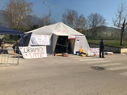 La stessa guenda, in un primo momento, aveva attribuito tutti i suoi disturbi allo stress. Ospedale Sant Agata De Goti Il Vescovo Don Mimmo Battaglia Non E Una Lotta Contro Qualcuno Ma Per L Ospedale E Una Lotta Di Tutti Lab Tv