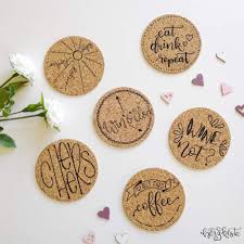 Portfolio Kreative Werke Von Debby Lettering Diy Korkuntersetzer Diy Instagram Brandmalkolben