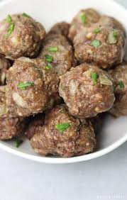 Dinner time just got easier with these easy homemade meatball recipes that your family will love! Easy Homemade Meatballs Recipe Vibes