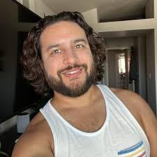 Wesley Shryock's Instagram, Twitter & Facebook