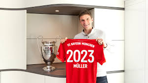 He was born to roman catholic parents klaudia muller his mother, and gerhard müller, his father. Thomas Muller Extends Stay At Bayern Until 2023