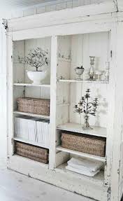 Shabby Shic Mobel Mit Vintage Look Beispiele Und Diy Ideen Bauernhaus Wohnzimmer Dekor Offener Schrank Kommode Shabby Chic