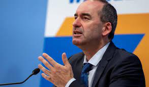 Lernen sie unsere abgeordneten, ihre politischen zielsetzungen und parlamentarischen funktionen in den porträts näher kennen. Wie20xa5k8sojm