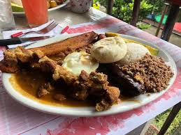 Near plaza botero in medellín, hacienda junín offers a great introduction to bandeja paisa, as well as to other. Bandeja Paisa Picture Of La Fonda Del Pueblo Medellin Tripadvisor