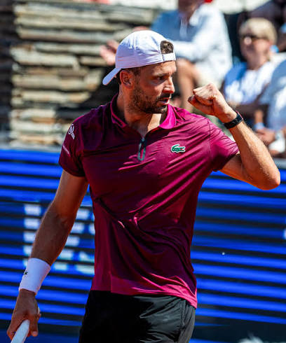 First round win ✓ Winning return in Båstad for Grigor who defeated Dalibor  Svrčina in 3 sets: 7-6, 1-6, 6-4 🇸🇪 Let's goooo G! 🔥 Next opponent is to  be defined 💪🏼 #SwedishOpen | #Bastad | @swedishopen 🧱