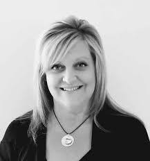 Karen Hallowell's Instagram, Twitter & Facebook